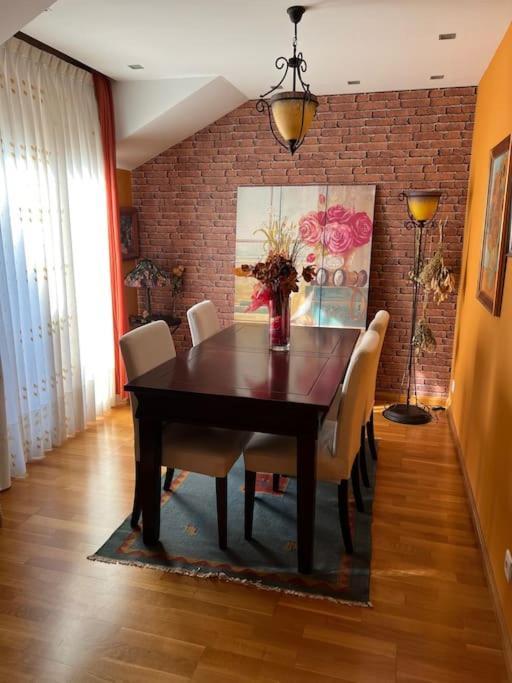 Atractivo Atico 2 Habitaciones Villaviciosa  Ngoại thất bức ảnh